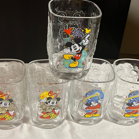 Vintage Millennial 2000 Collectible  Disney World Glasses (Set of 5) - Picture 1 of 10